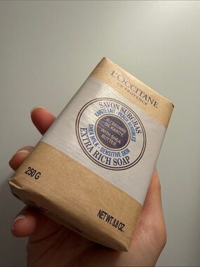 L’occitane Extra Rich Soap 8.8 oz L’occitane LE SAVON SHEA EXTRA RICH BODY SOAP